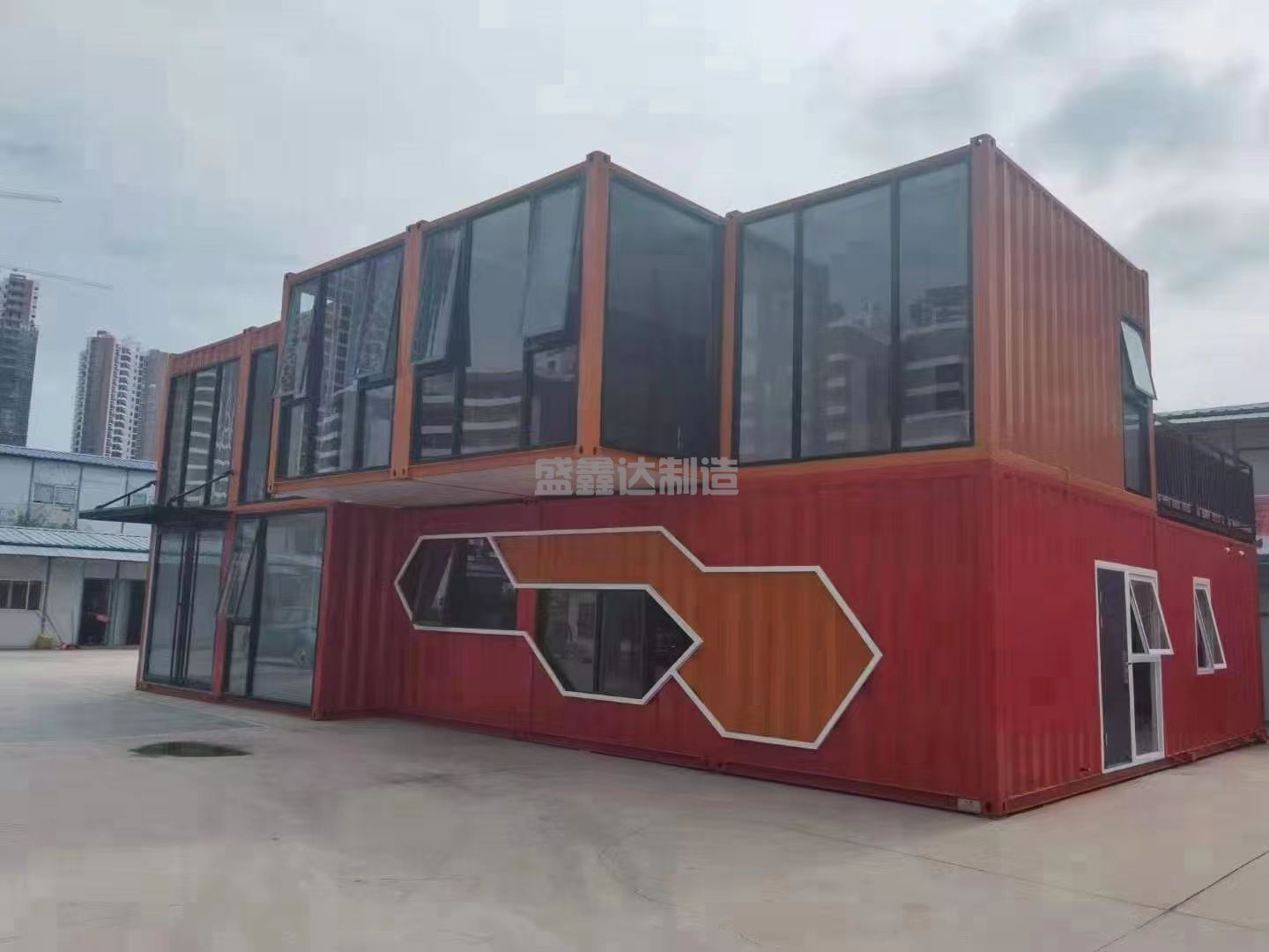 用集裝箱做網(wǎng)紅打卡地有什么優(yōu)勢(shì)？？